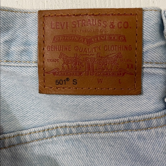 Levi's 501 Skinny Premium Light Wash Button Fly Straight Leg Distressed Denim 28 - Picture 8 of 13